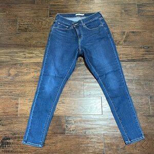 Levi’s Curvy Skinny Jeans